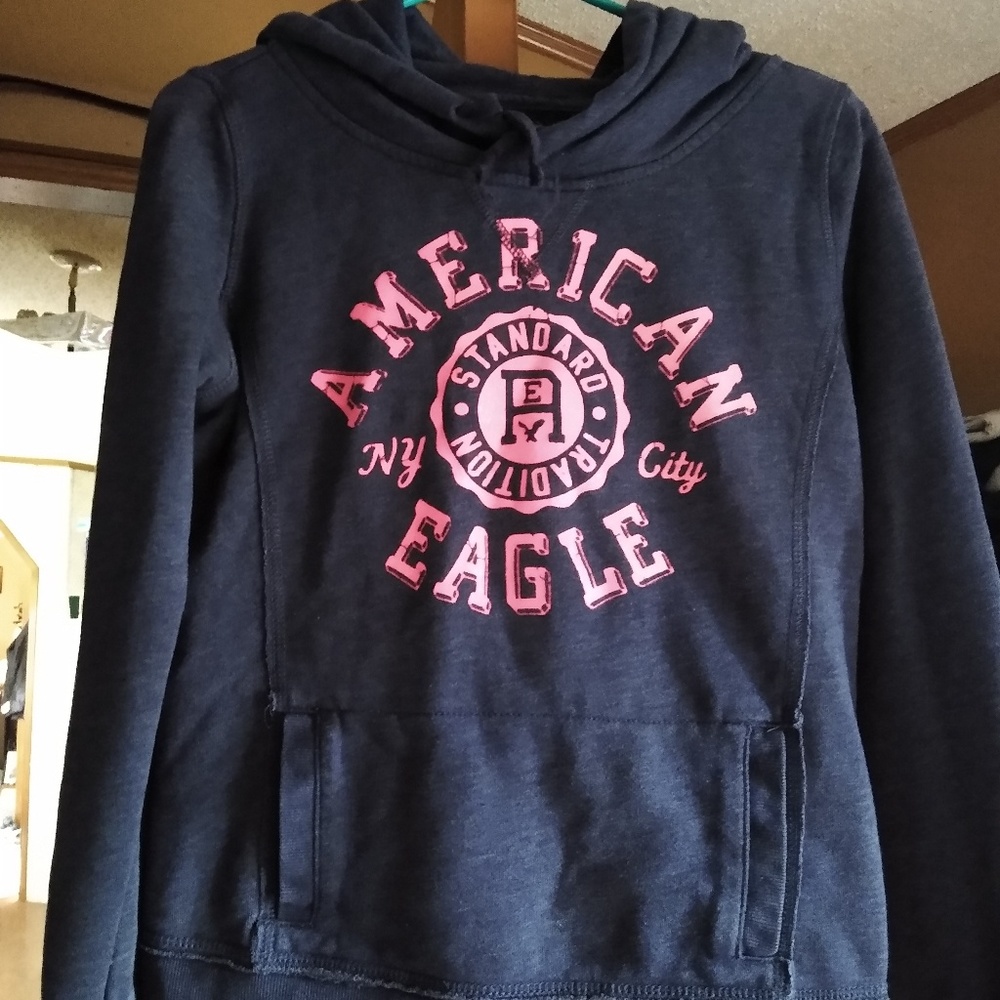 Junior's size small American Eagle hooded sweatshi